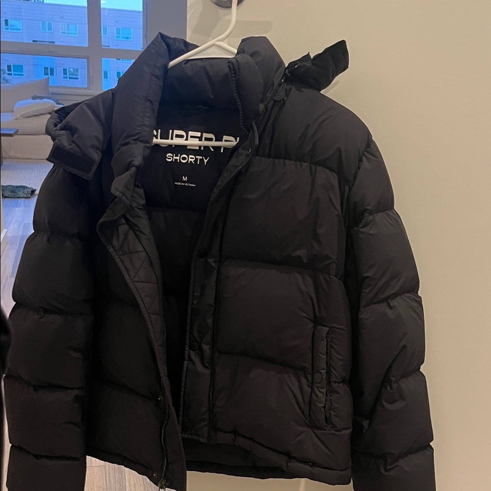 Aritzia Black superpuff